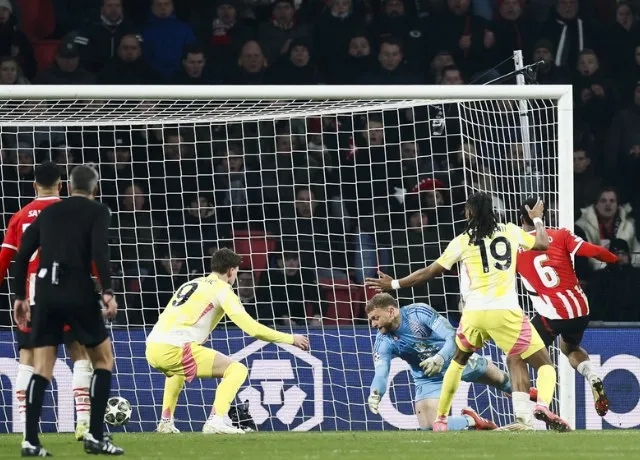 Juventus đại diện nước Ý tiếp theo bị loại tại cúp C1 bởi PSV Eindhoven